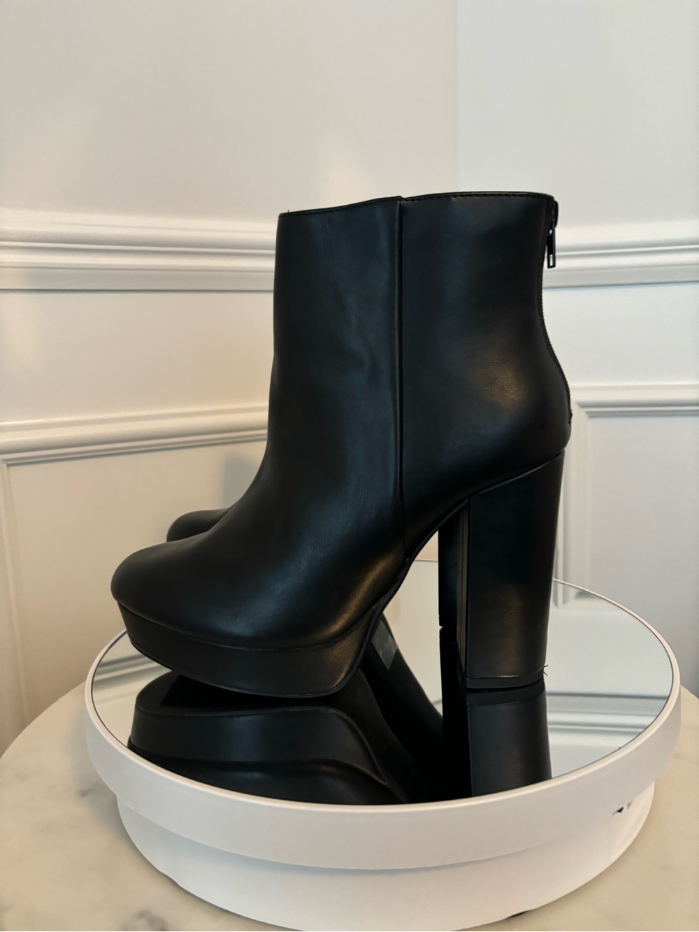 Source Unknown Black Platform Ankle Booties